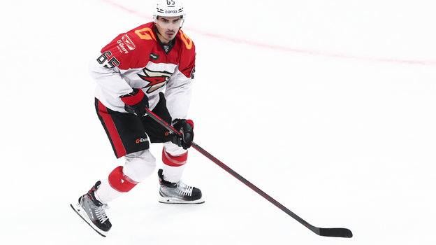 Нападающий «Авангарда» Наиль Якупов. Нападающий «Авангарда» Наиль Якупов