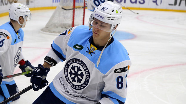 Нападающий «Сибири» Сергей Дубакин. Нападающий «Сибири» Сергей Дубакин