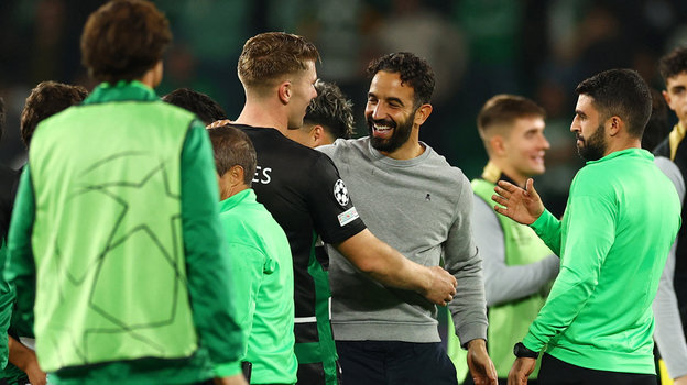 Нападающий «Спортинга» Виктор Дьекереш и главный тренер команды Рубен Аморим. Нападающий «Спортинга» Виктор Дьекереш и главный тренер команды Рубен Аморим