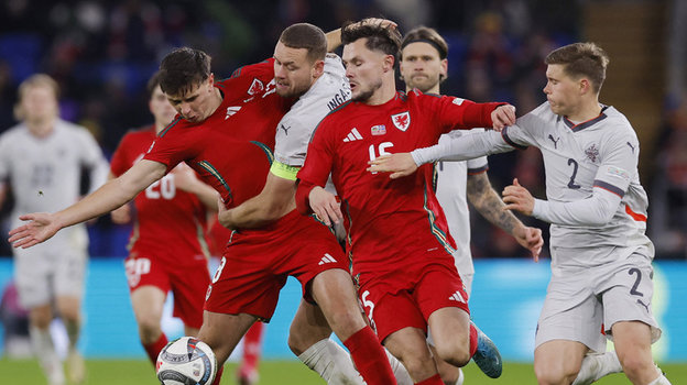 Уэльс разгромил Исландию (4:1).
