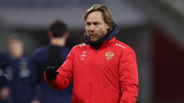 Главный тренер сборной России Валерий Карпин.