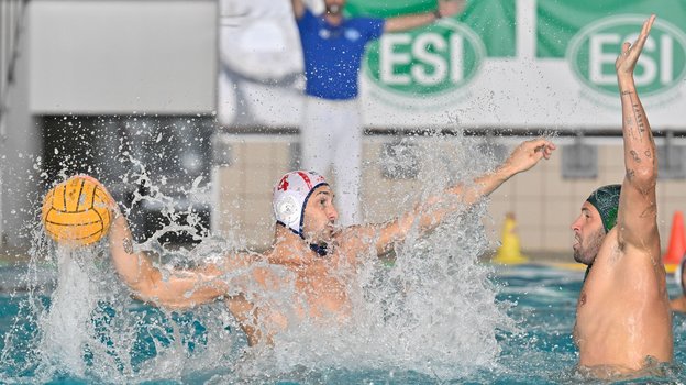 Андрия Битадзе (справа).