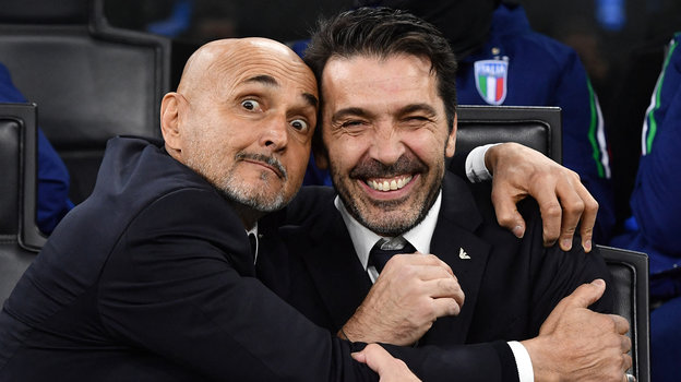Лучано Спаллетти и Джанлуиджи Буффон. Главный тренер сборной Италии Лучано Спаллетти и спортивный директор команды Джанлуиджи Буффон