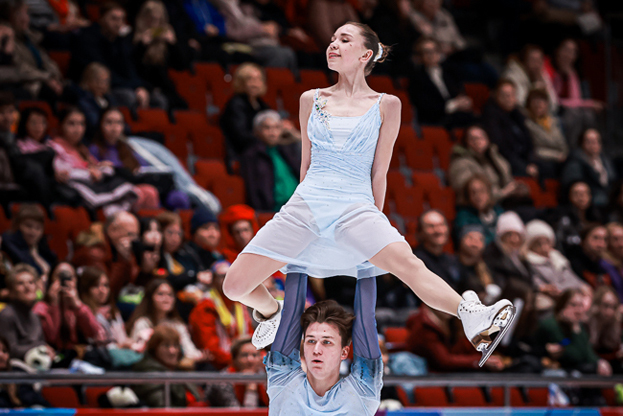 Ясмина Кадырова и Илья Миронов. Российские фигуристы Ясмина Кадырова и Илья Миронов
