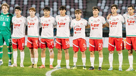 Футболисты «Пьяченцы» перед матчем с «Виллой Валли». 20 ноября