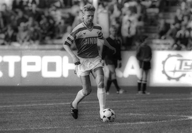 Футболист «Спартака» Валерий Карпин. 1990 год. Футболист «Спартака» Валерий Карпин. 1990 год.