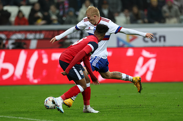 Никита Кривцов забивает гол в матче Россия — Куба (8:0) 20 ноября 2023. Футболист Никита Кривцов забивает гол в матче Россия — Куба (8:0) 20 ноября 2023.