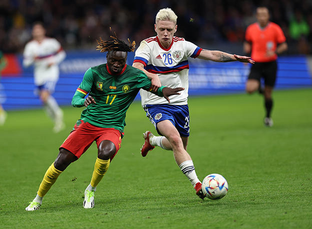 Максим Мухин против Оливье Мбезо в матче Россия — Камерун (1:0). Максим Мухин против Оливье Мбезо в матче Россия — Камерун (1:0) 12 октября 2023 года.