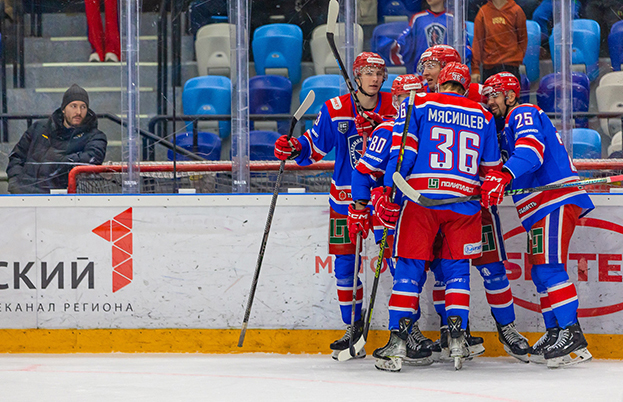 Хоккеисты АКМ. Хоккеисты АКМ.