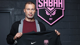 Василий Березуцкий впервые стал главным тренером. Возглавил «Сабах», в котором работал Мусаев