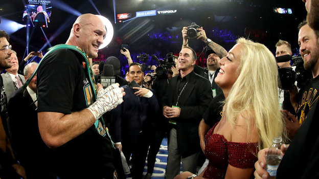 Тайсон и Пэрис Фьюри. Боксер Тайсон Фьюри и его жена Пэрис