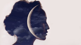 Профиль девушки и Луна