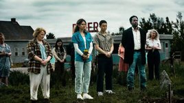 Кадр из 3-го сезона сериала «Извне», реж. Джек Бендер / MGM+