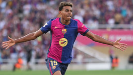 Футболист «Барселоны» Ламин Ямаль празднует гол в матче с «Атлетико». 24 августа 2024 года. Барселона.