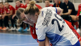 Гандболистка сборной России Виктория Шамановская в матче со сборной Белоруссия (21:43). 26 ноября. Минск.