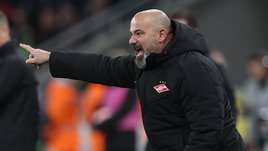 Гнев Станковича в матче с «Ростовом»: сделал четыре замены после перерыва и разбил перегородку на скамейке