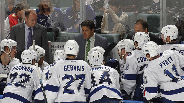 Главный тренер «Тампы-Бэй» Ги Буше во время тайм-аута. 2011 год. Главный тренер «Тампы-Бэй» Ги Буше во время тайм-аута в матче против «Флориды», 2011 год