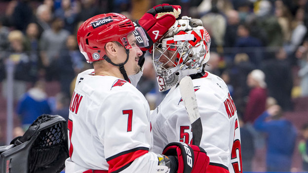 Дмитрий Орлов и Петр Кочетков. Хоккеисты «Каролины» Дмитрий Орлов и Петр Кочетков