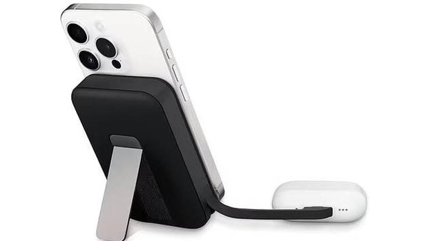 Belkin BoostCharge Pro Magnetic Charging Power Bank.