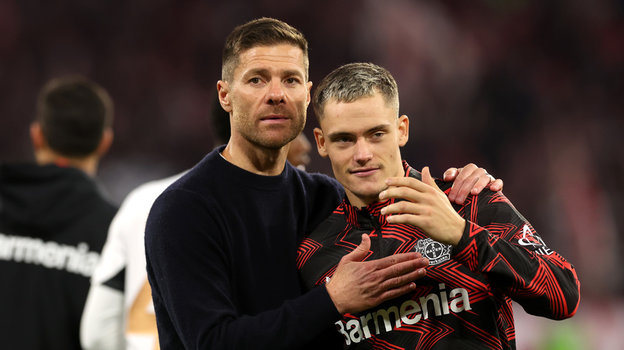 Хаби Алонсо и Флориан Вирц («Байер»).