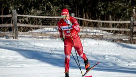 Большунов снова вылетел в четвертьфинале спринта. Это его пятая подряд гонка без побед