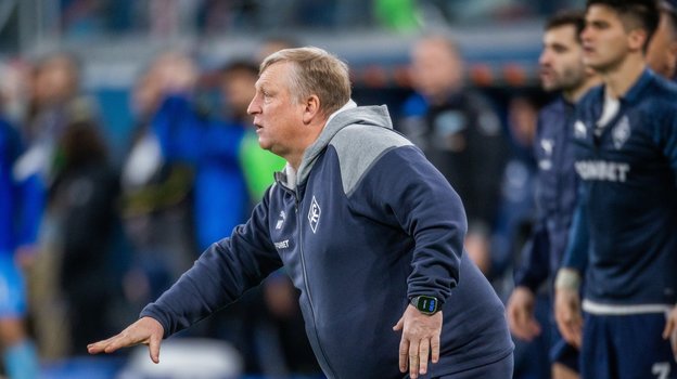 Главный тренер «Крыльев Советов» Игорь Осинькин.