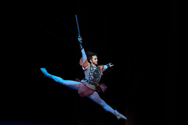 Премьер Большого театра Денис Родькин в балете «Спартак». Премьер Большого театра Денис Родькин в балете «Спартак».