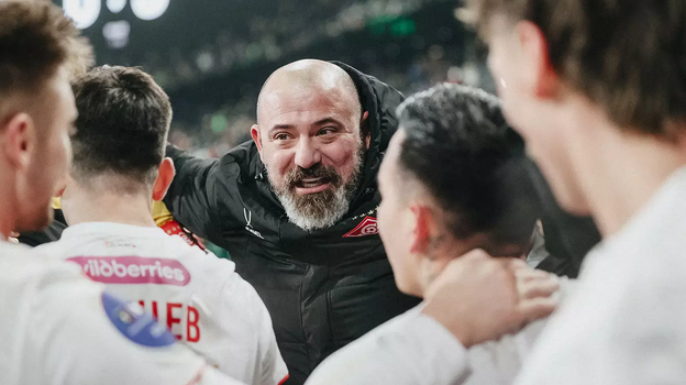 Главный тренер «Спартака» Деян Станкович с футболистами команды.