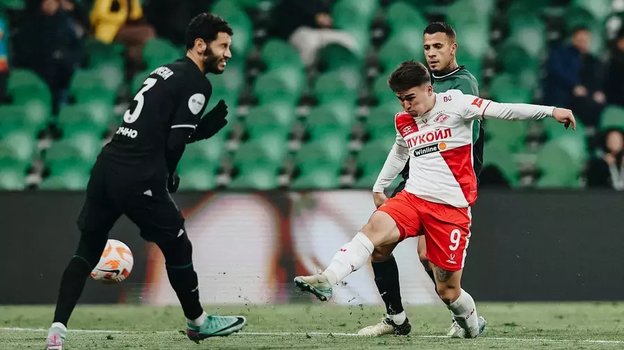 Манфред Угальде в матче против «Краснодара».