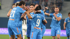 Игроки «Зенита» празднуют гол в матче против «Акрона» (5:1). 2 октября. Санкт-Петербург