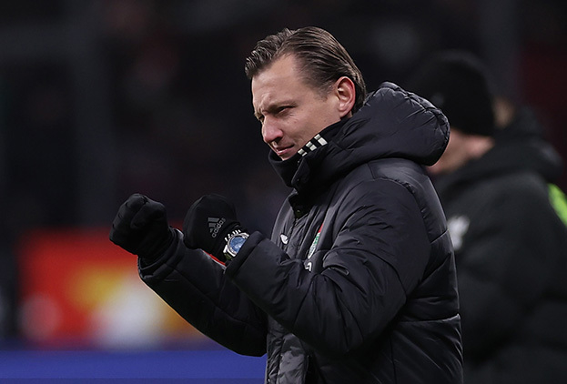 Главный тренер «Локомотива» Михаил Галактионов. Главный тренер «Локомотива» Михаил Галактионов.