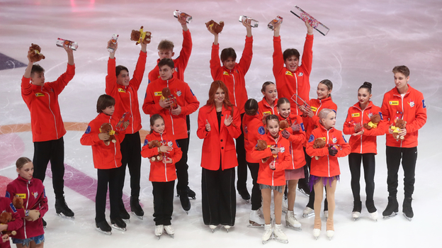 Команда Александры Трусовой.