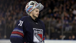 Вратарь «Рейнджерс» Игорь Шестеркин.