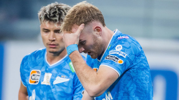 Андрей Мостовой и Лусиано Гонду. Футболисты «Зенита» Андрей Мостовой и Лусиано Гонду