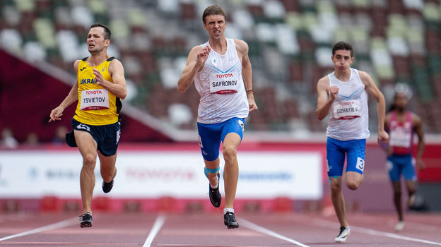 Игорь Цветов, Дмитрий Сафронов и Давид Джатиев. Легкоатлеты Игорь Цветов, Дмитрий Сафронов и Давид Джатиев
