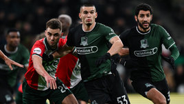 Футболисты Максим Ненахов, Александр Черников и Виктор Тормена в матче РПЛ «Краснодар» — «Локомотив» (0:0). 8 декабря. Краснодар