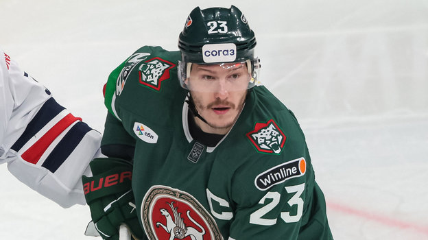 Дмитрий Яшкин. Хоккеист «Ак Барса» Дмитрий Яшкин