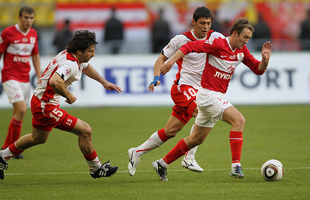 Миклош Гаал, Андрей Топчу и Эйден Макгиди в матче «Спартак» — «Амкар» (2:2) 24 сентября 2010. Миклош Гаал, Андрей Топчу и Эйден Макгиди в матче «Спартак» — «Амкар» (2:2) 24 сентября 2010.