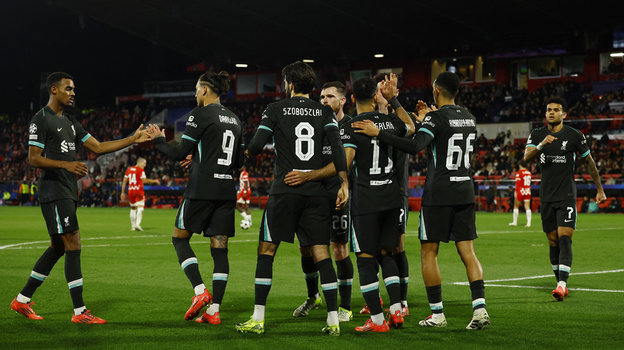 «Ливерпуль» лидирует в турнирной таблице. Футболисты «Ливерпуля» в матче Лиги чемпионов против «Жироны» (1:0). 10 декабря. Жирона