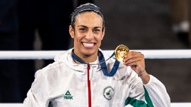 Боксерша Иман Хелиф с золотой медалью Олимпийских игр 2024 в Париже
