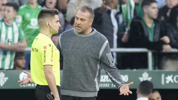 Ханси Флик в матче «Бетис» — «Барселона».