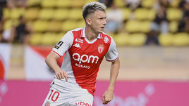 Полузащитник «Монако» Александр Головин.