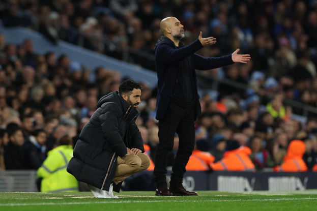 Рубен Аморим и Хосеп Гвардиола. Рубен Аморим и Хосеп Гвардиола в матче «Манчестер Сити» — «Манчестер Юнайтед» (1:2). 15 декабря. Манчестер