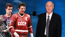 Хоккеисты Александр Могильный, Вячеслав Фетисов и хоккейный тренер Лу Ламорелло