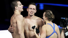 Пловцы Мирон Лифинцев, Кирилл Пригода и Арина Суркова на чемпионате мира-2024 на короткой воде в Будапеште