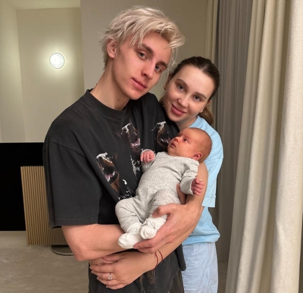 Влад А4 и Юлия Годунова.