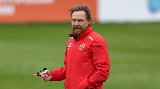 Валерий Карпин.