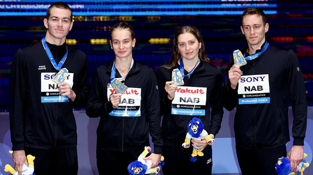 Мирон Лифинцев, Арина Суркова, Дарья Клепикова и Кирилл Пригода. Пловцы Мирон Лифинцев, Арина Суркова, Дарья Клепикова и Кирилл Пригода.