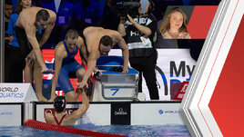 Пловцы Мирон Лифинцев, Арина Суркова, Дарья Клепикова и Кирилл Пригода.