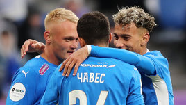 Футболисты «Динамо» Константин Тюкавин, Луис Чавес и Бителло.